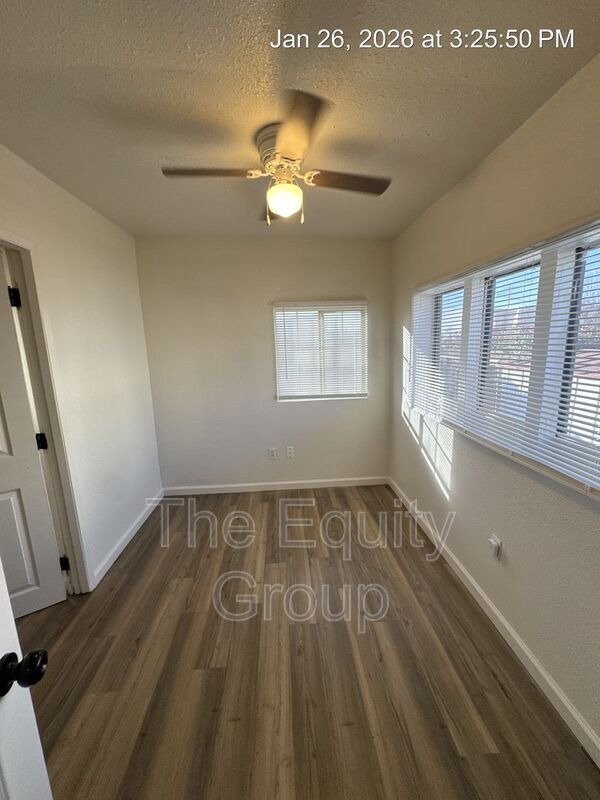 Building Photo - 500 W School Ave