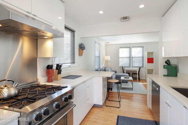 Building Photo - 29 Degraw Ave