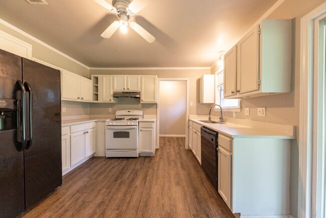 Building Photo - 642 Stevenson St