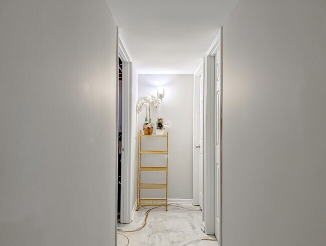 Building Photo - 8616 Hickory Ave