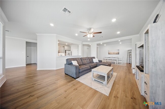 Building Photo - 711 Saddlehorn Dr