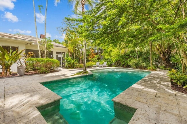 Building Photo - 755 Tiziano Ave