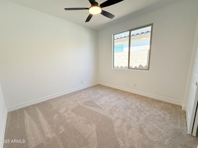 Building Photo - 17017 W Shangri La Rd
