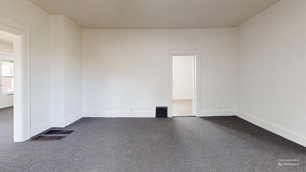 Building Photo - 109 W Ely St