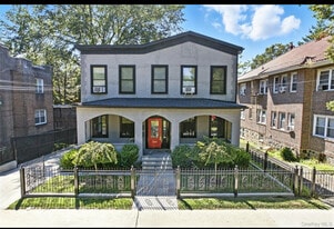 Building Photo - 150 S 6th Ave