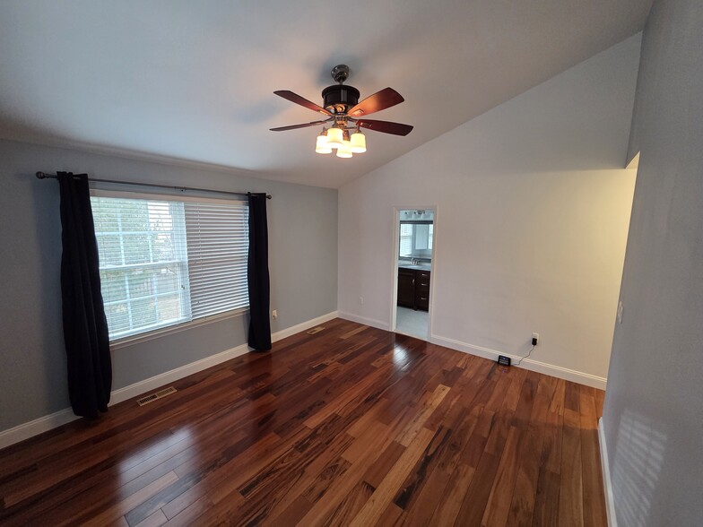 Primary - 115 Waltham Ct