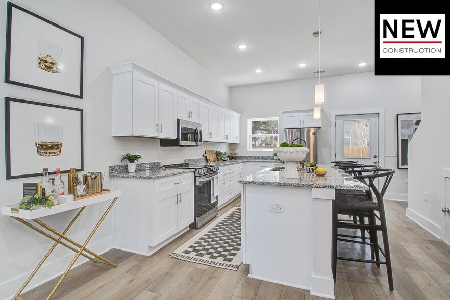 Building Photo - 5739 Murray Dr