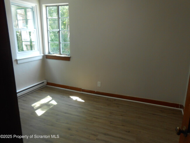 Building Photo - 622 S Main Ave