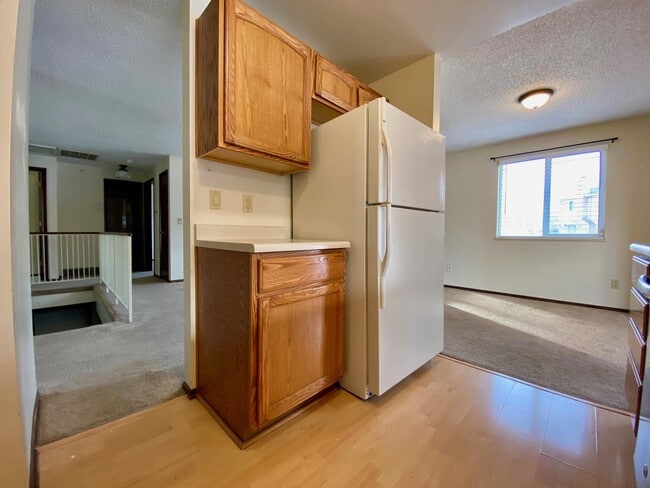 Building Photo - 10860 Utica Ct