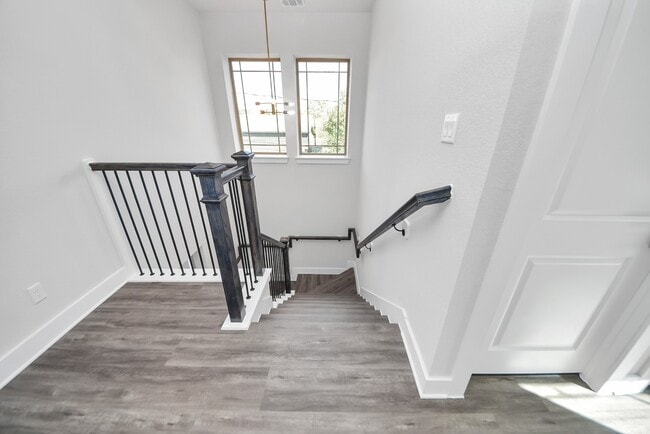 Building Photo - 1110 E Main St