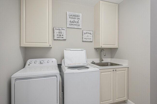 Building Photo - 7 Harbour Isle Dr E