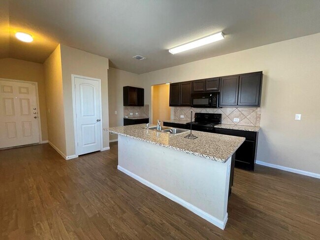 Building Photo - 3400 Ortman Dr