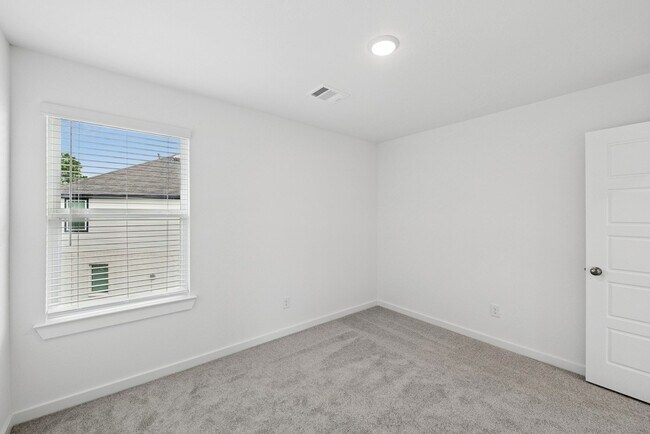 Building Photo - 5847 Sunrise Btm Ln