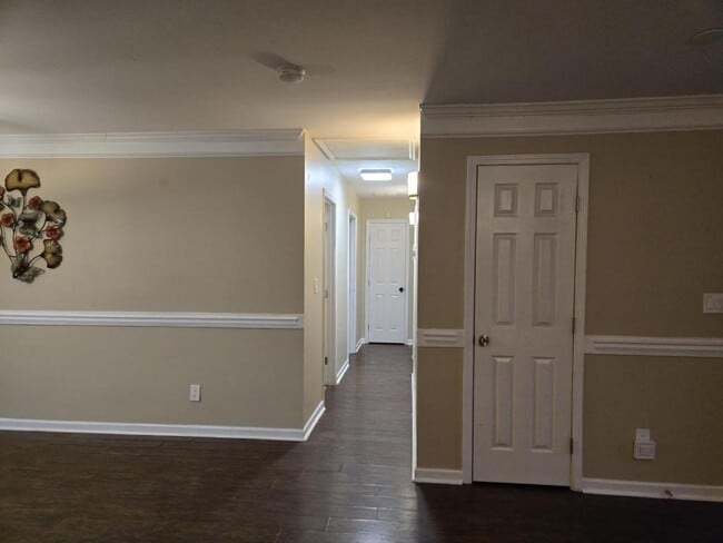 Building Photo - 460 Paxton Pl