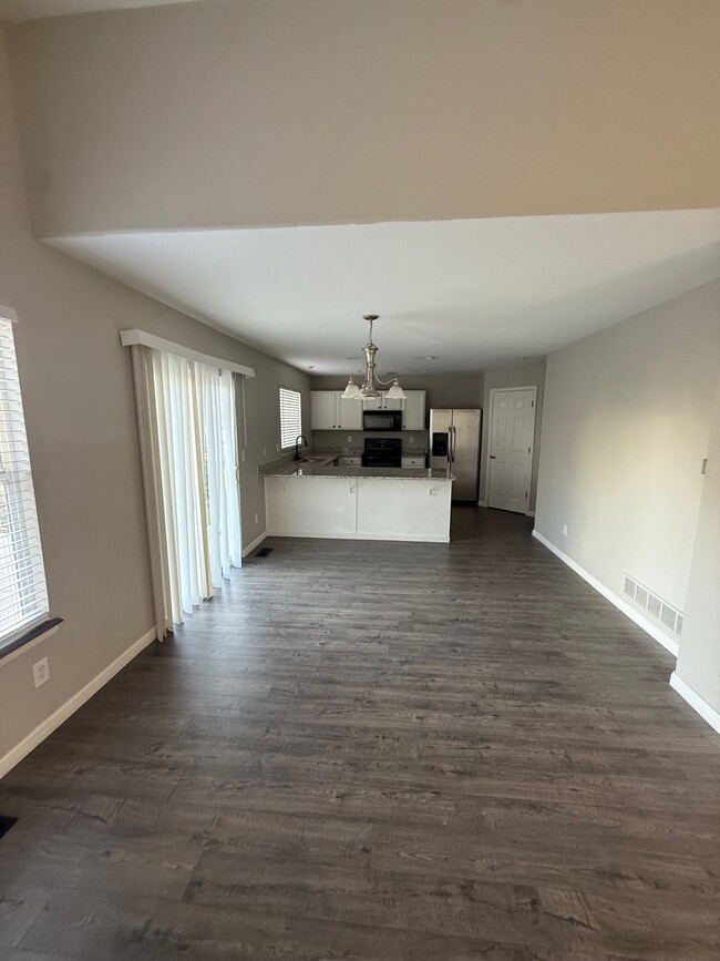 Building Photo - 9445 Bellaire St