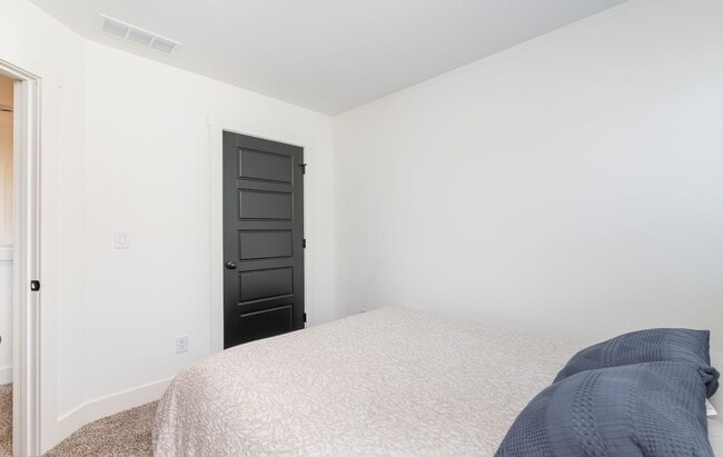 Building Photo - Do Not Miss this Beautiful piece of property.