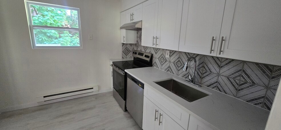 Walk-Through Kitchen - 153 Vernon Valley Rd