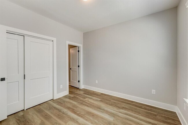 Building Photo - 4700 Colosseum Wy