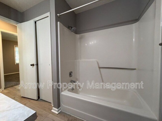 Building Photo - 4441 N 67th St