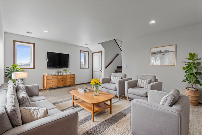 Building Photo - 4-bedroom, 3-bathroom South Fargo Single-F...