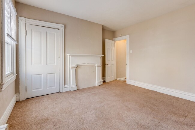 Building Photo - AVAILABLE JUNE 2026 - Spacious 2 Bedroom Home w/ SECONDS from Shiloh & Grandview!