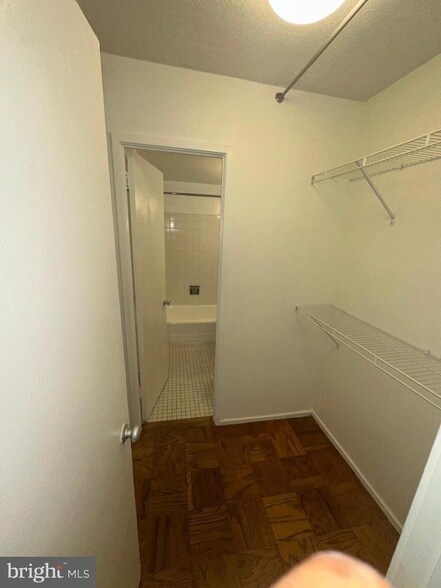 Building Photo - 1301 Delaware Ave SW