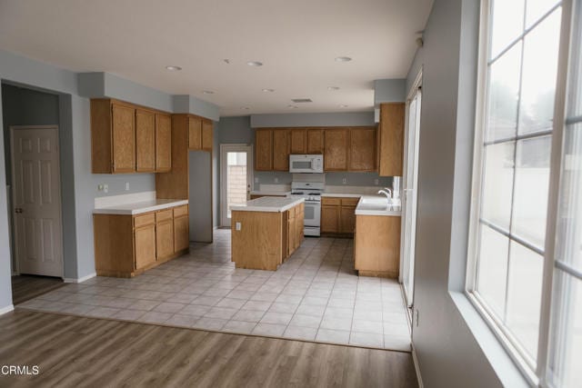 Building Photo - 1605 Snow Ave