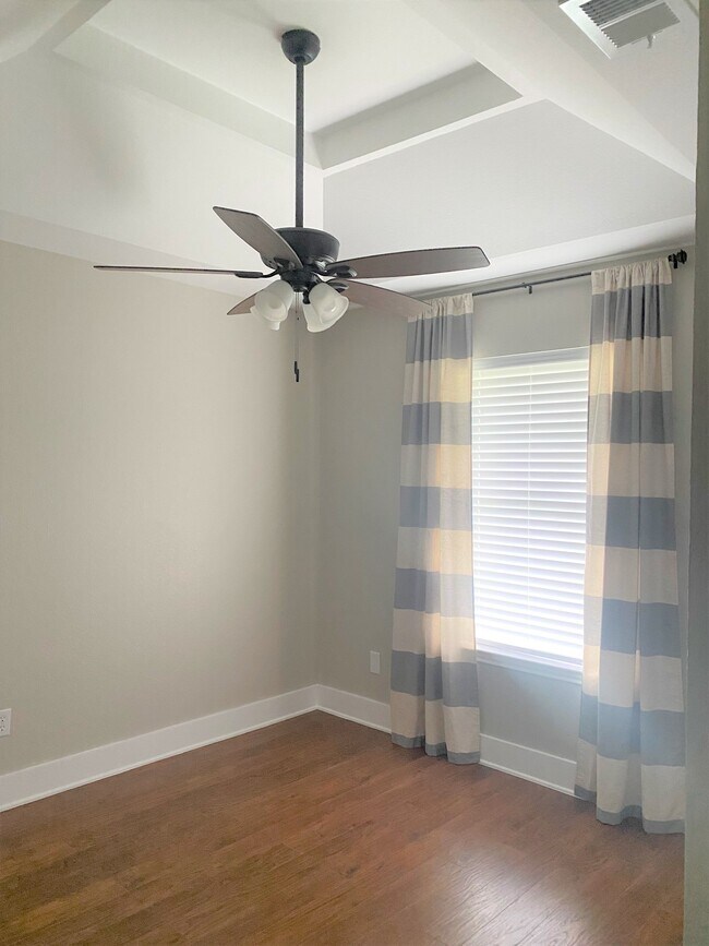 Building Photo - 2214 Mile 14 N