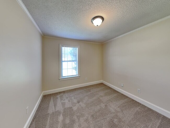 Building Photo - 3101 Park Creek Ct