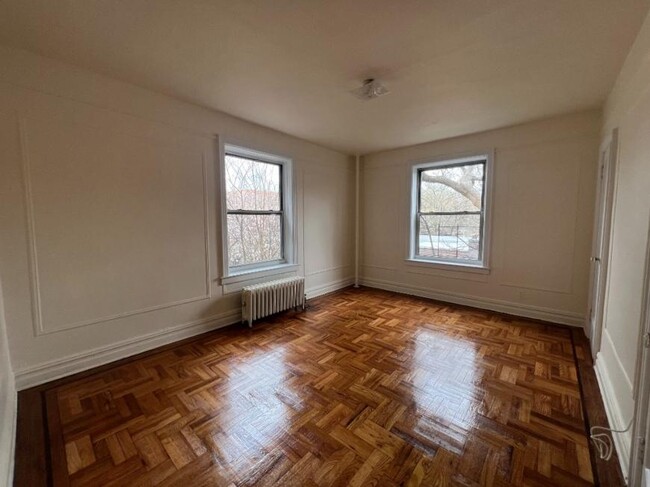 Building Photo - 1 bedroom in SUNNYSIDE NY 11104