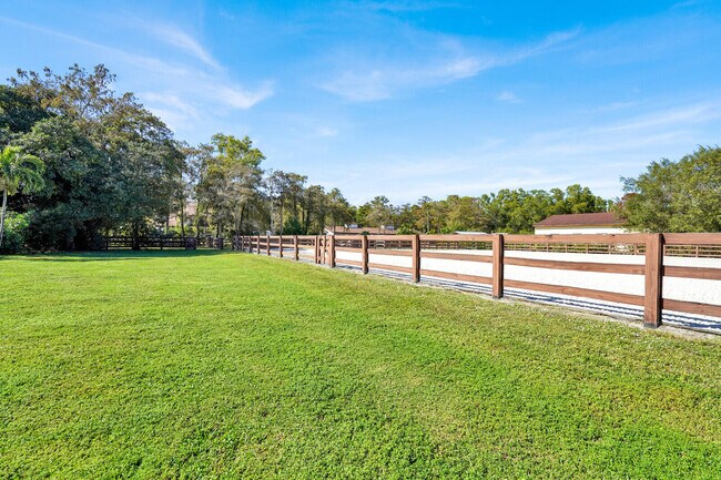 Building Photo - 11231 Ira Ln