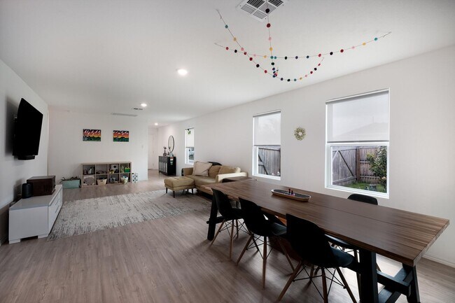 Building Photo - 14727 Bolinger Ml