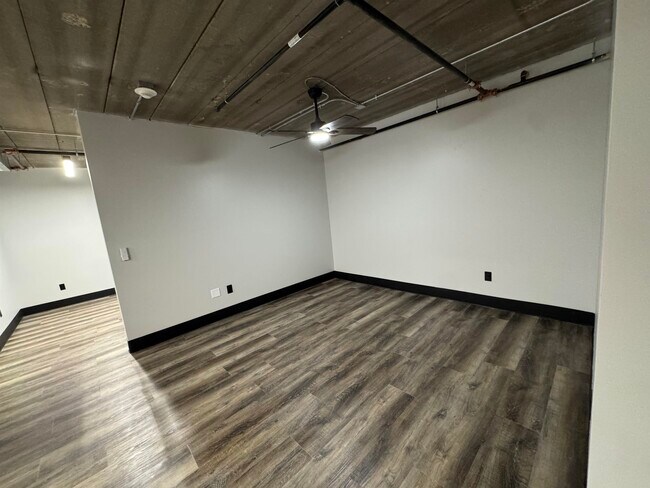 Building Photo - 217 S Badger Ave