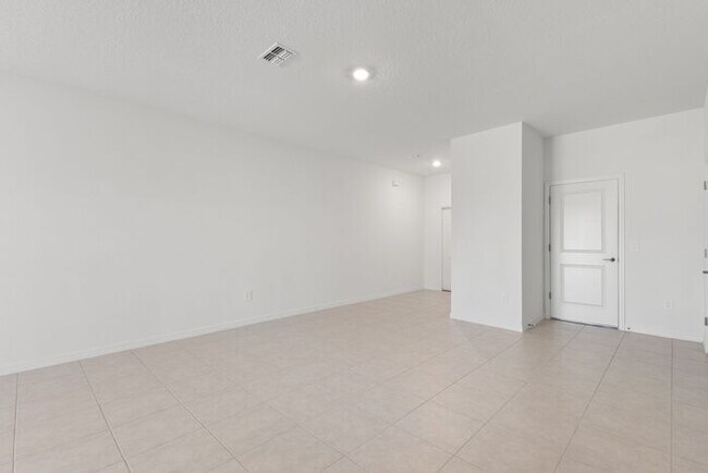 Building Photo - Brand New Townhome For Rent in Stonegate P...