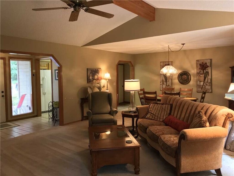 Building Photo - 7 Angus Ln