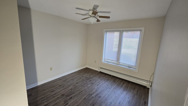 Building Photo - 5 Timberwood Dr