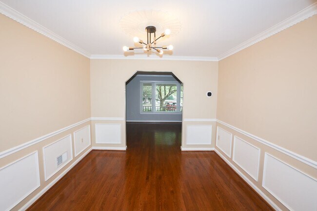 Building Photo - Great Townhouse in Fairwoods