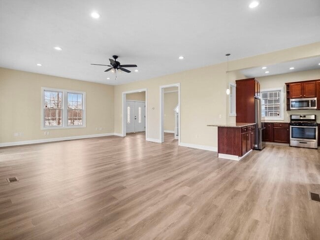 Building Photo - 63 Varnum Ave