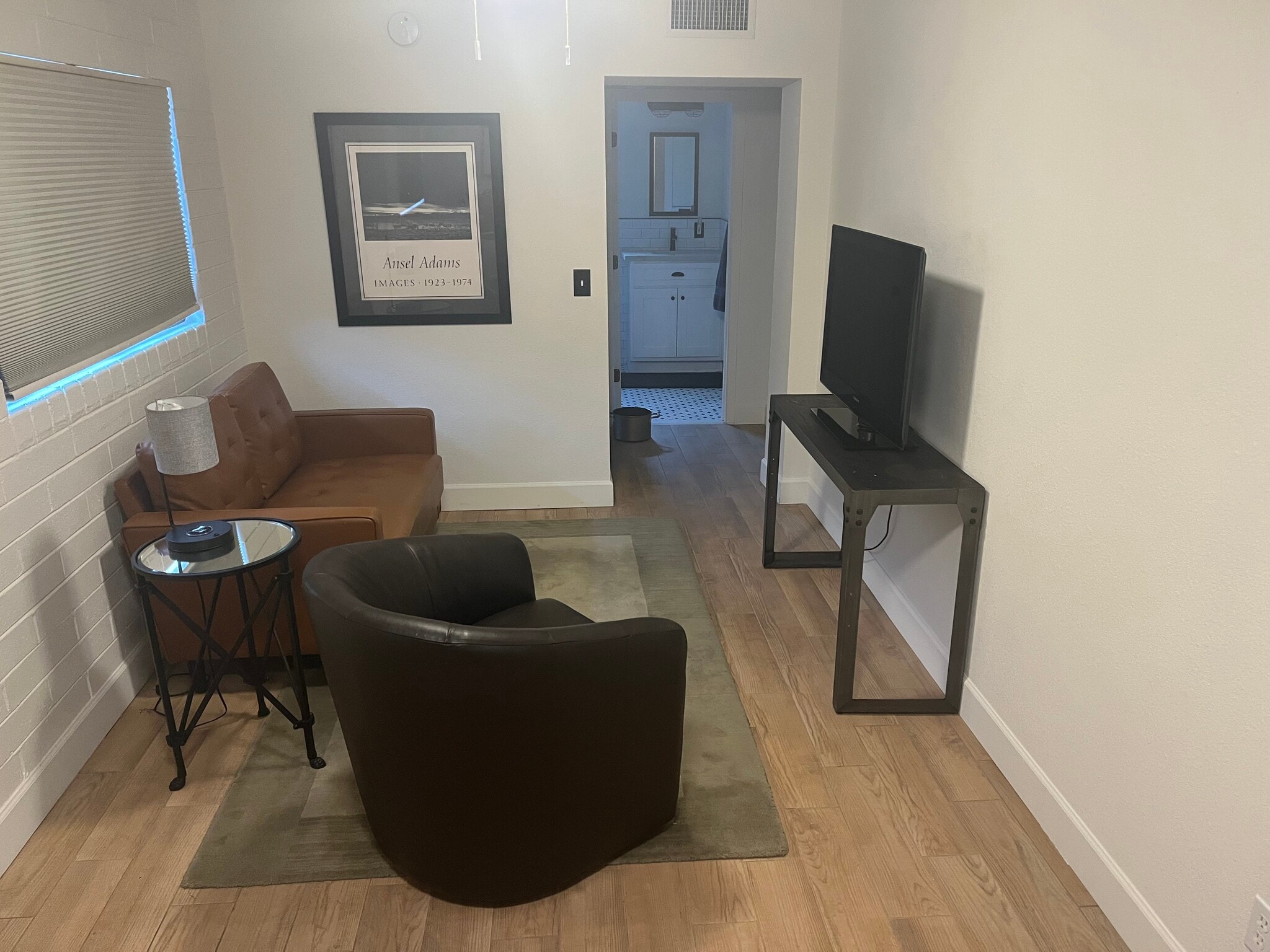 Secondary back living area - 2844 E Edison St