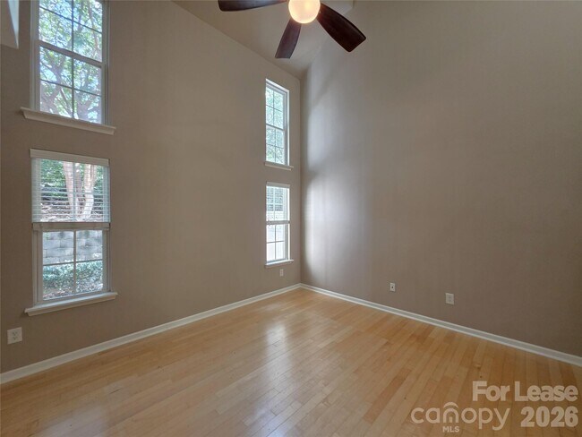 Building Photo - 360 Tidmarsh Ct NW