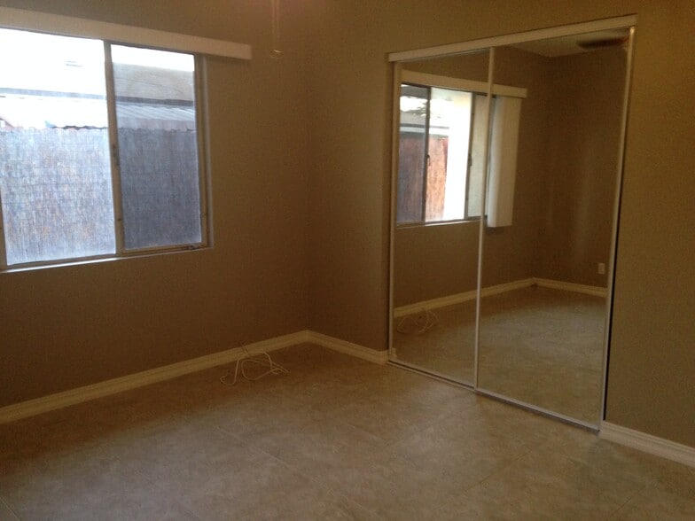 Bedroom - 126 N La Plaza