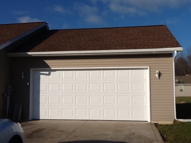 Building Photo - 3 Bedroom Single Family Home!