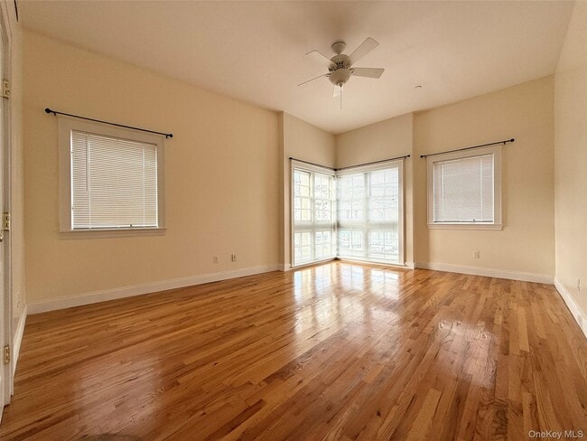 Building Photo - 2 E Main St