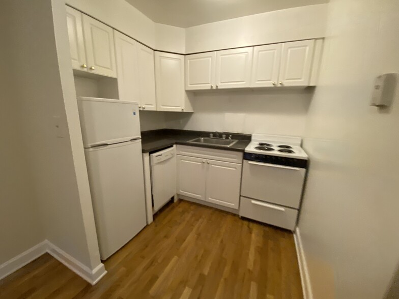Primary Photo - 1443 N Dearborn St