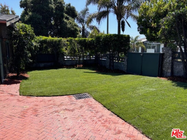 Building Photo - 2544 3rd St