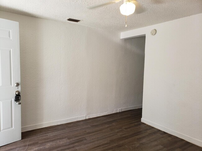 Building Photo - 1631 W 31st St