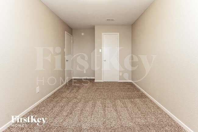 Building Photo - 8715 Hosta Way