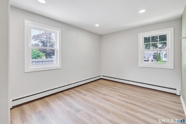 Building Photo - 61 Wakeley St