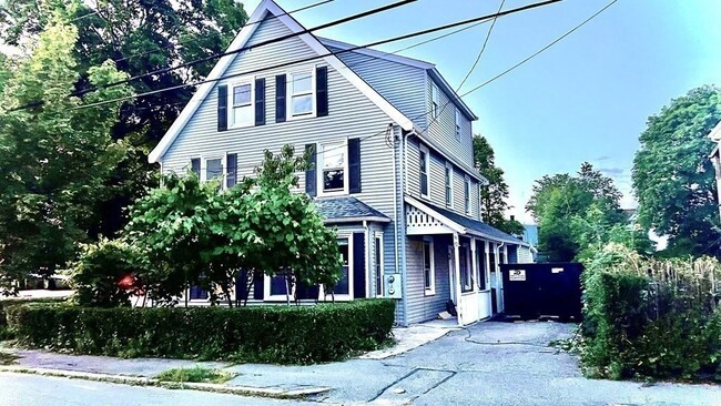 Building Photo - 82 Edwards St