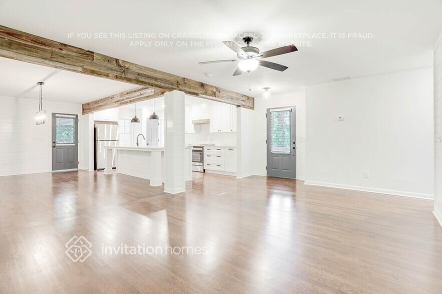 Building Photo - 1748 Pamela Cir SW